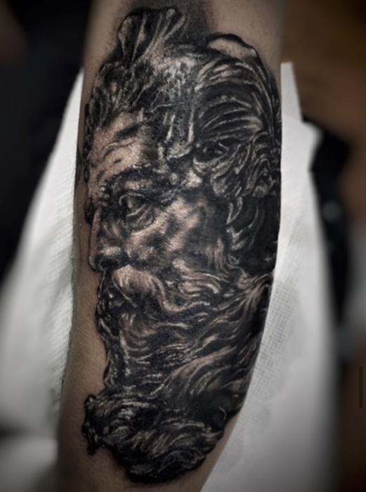 Classical statue in black and grey